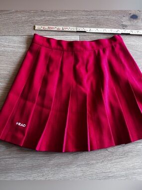 Vintage Head Tennis Skirt
Red
Vintage HEAD Sportswear Pleated Tennis Skirt 
Smal